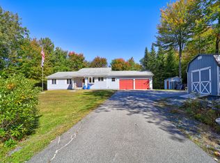 26 Larnus Hill Ln, Blue Hill, ME 04614