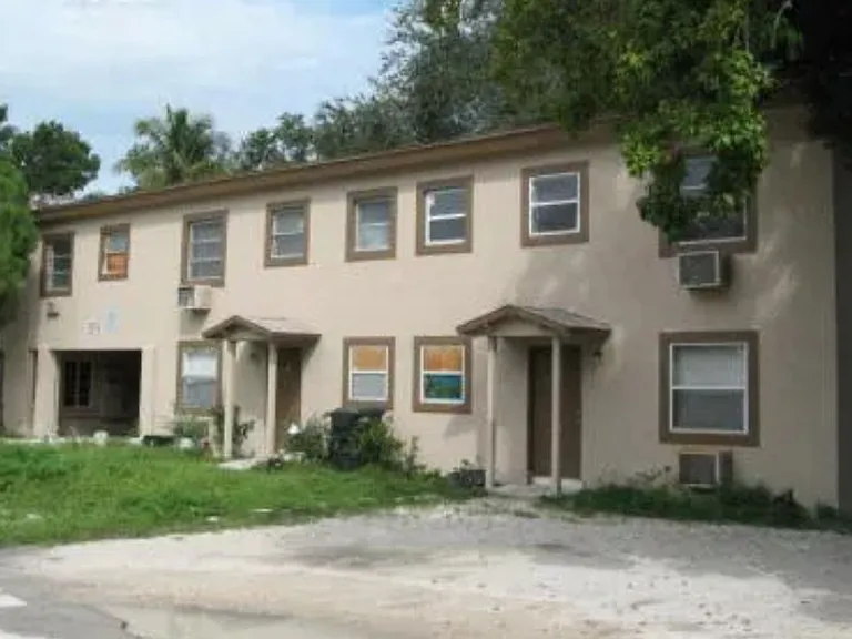 3619 Seminole Ave — Photo 2