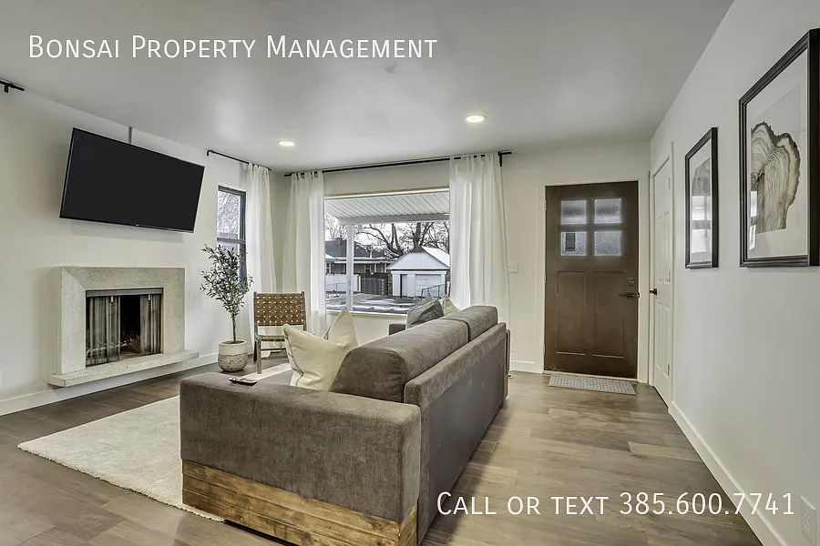 Newly Renovated Top Floor of Single Family Home — Photo 4