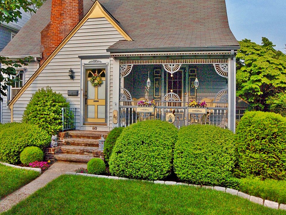2nd image of 80 Cloverdale Ave