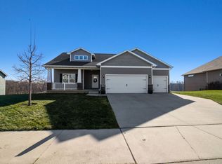 1630 Lakeview Dr, Pleasant Hill, IA 50327