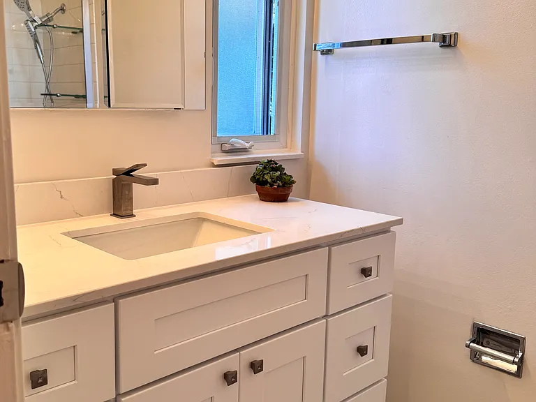 904 Peninsula Ave #403 — Photo 13