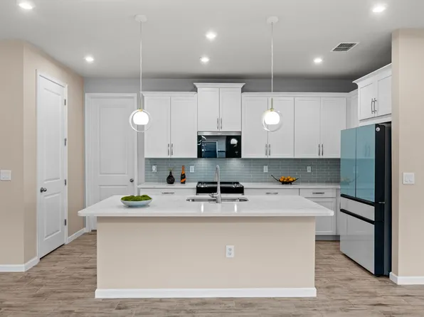 10288 Bonavie Cove Dr, Fort Myers, FL 33966
