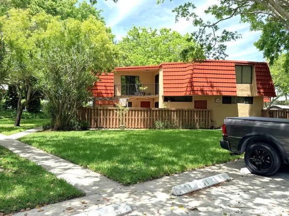 8141 Severn Dr APT D, Boca Raton, FL 33433