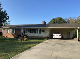 648 Kennedy Rd, Thomasville, NC 27360