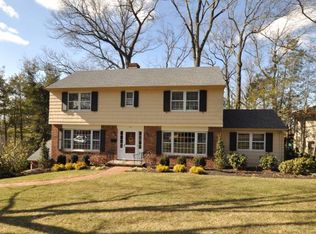 33 Knob Hill Dr, Summit, NJ 07901