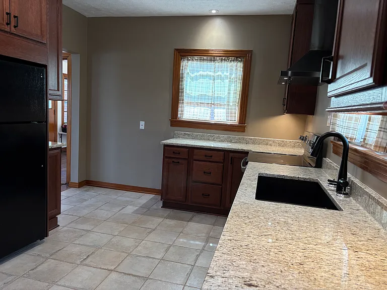6003 N Broadway St — Photo 12