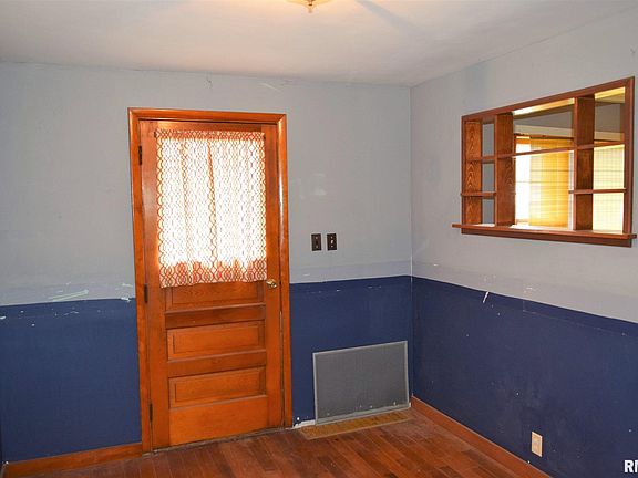 3rd image of 500 W 2nd St