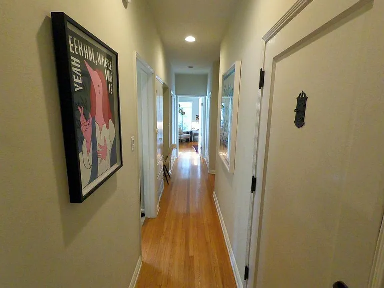 2285 N Beachwood Dr #6 — Photo 11