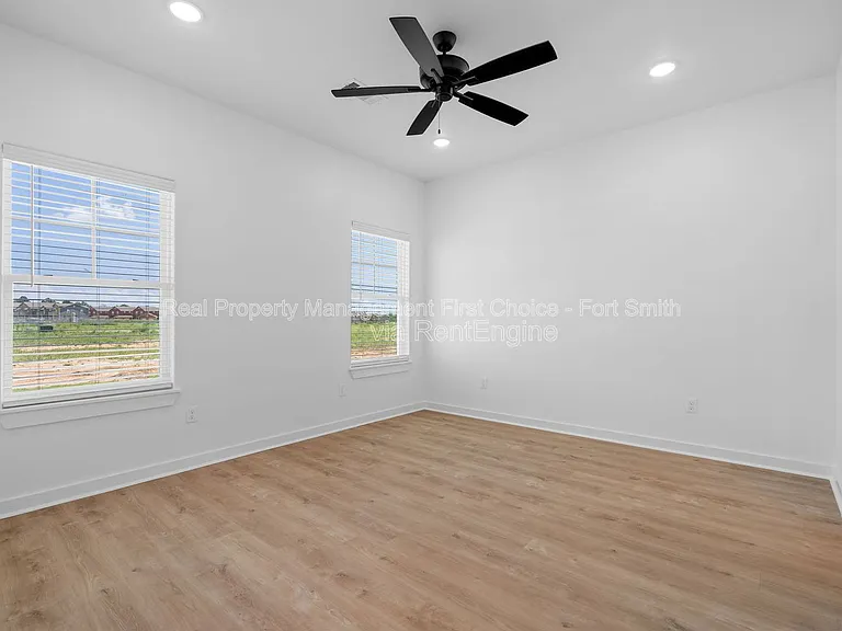 8901 Cantera Dr #B — Photo 15