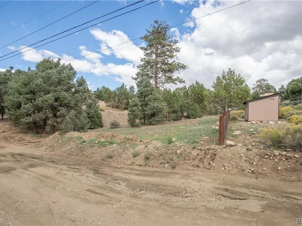 1657 Upland Dr, Big Bear City, CA 92314