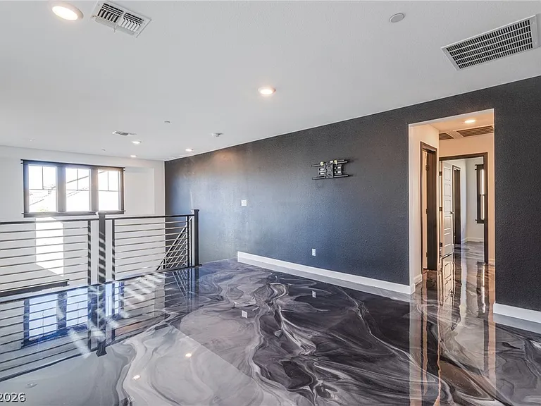 2605 Tolmezzo St — Photo 19