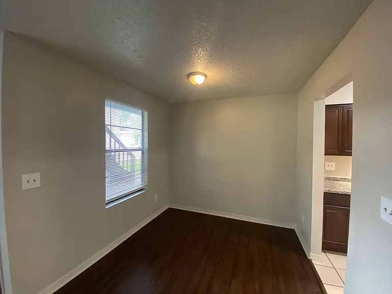 469 Crabapple Ct #B — Photo 6
