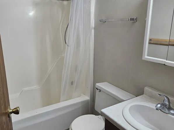 808 S Wisconsin Ave, Rice Lake, WI 54868