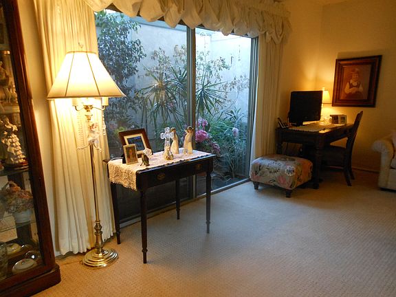4th image of 5263 Village Circle Dr