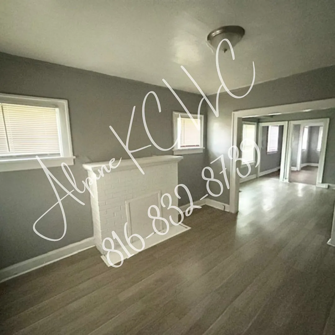3 bed, 950 sqft, $975 — Photo 2