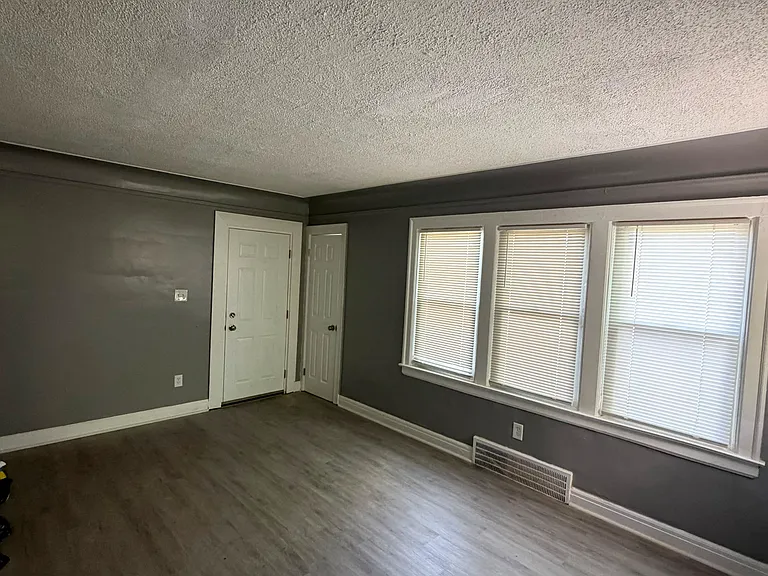 15443 Whitcomb St #1 — Photo 17