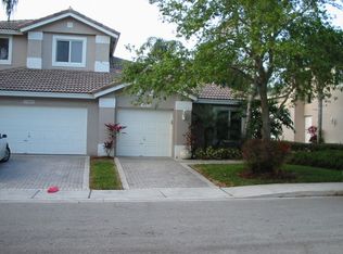 15870 SW 12th St, Pembroke Pines, FL 33027