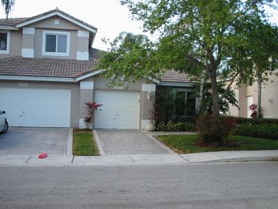 15870 SW 12th St, Pembroke Pines, FL, 33027