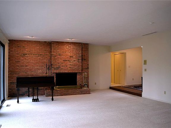 5th image of 690 Windward Dr #12