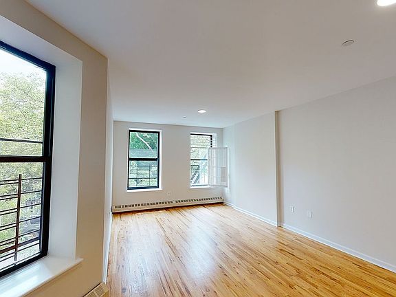 3rd image of 133 W 140th St #21