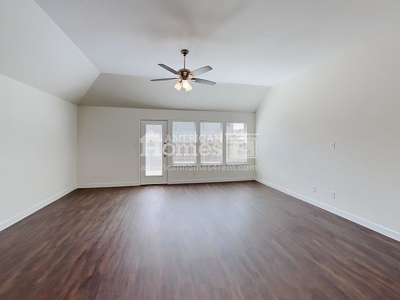 3rd image of 213 Carson Dr