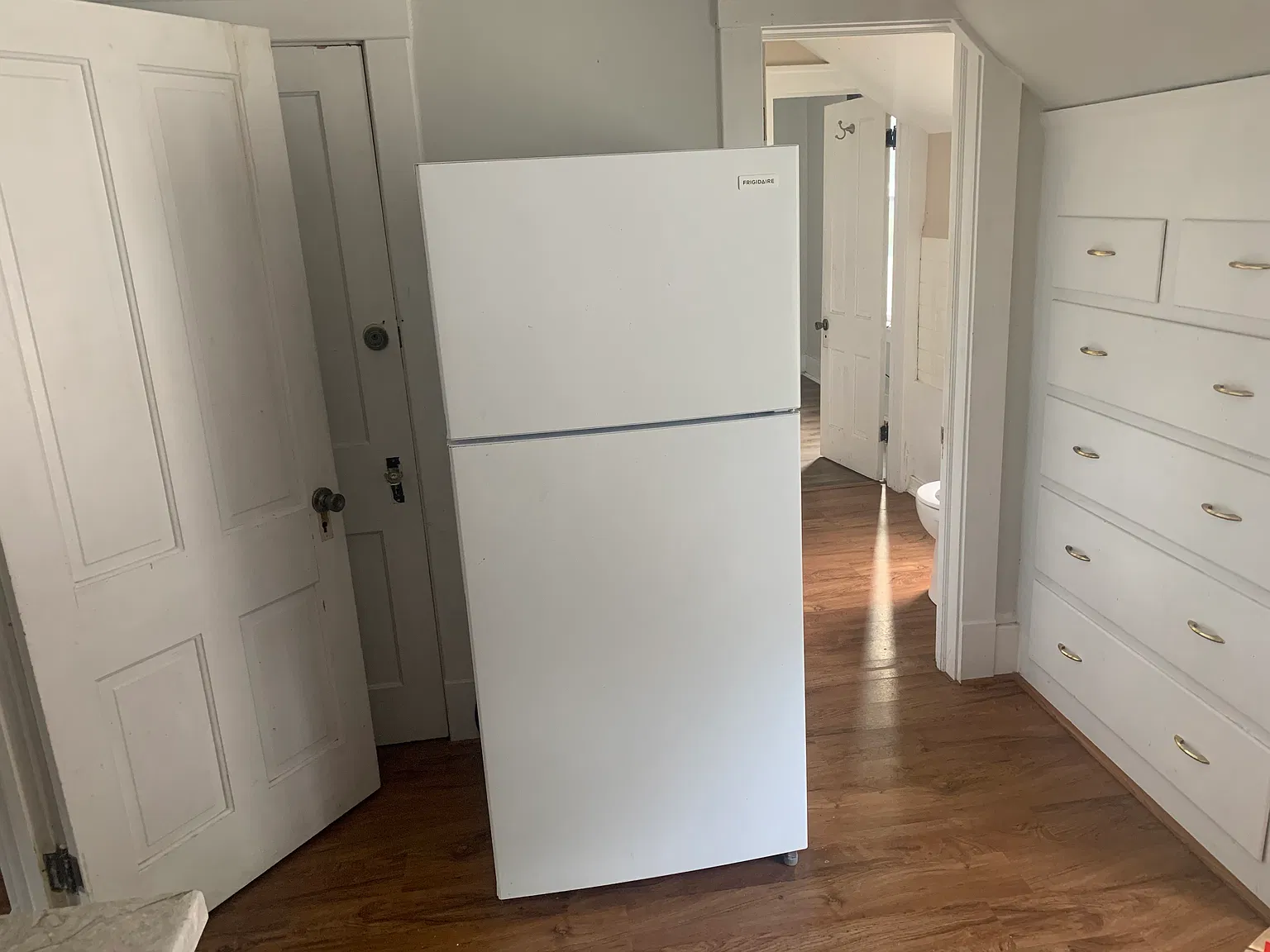 319 E Madison St — Photo 3