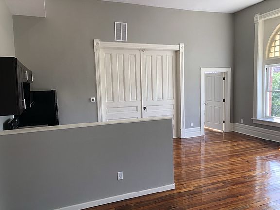 3rd image of 419-423 Brady St #6