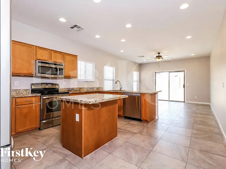 1127 S 220th Dr — Photo 5
