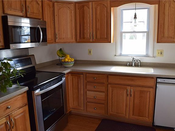 5th image of 6905 Joanne Cir N