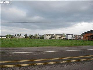 2nd image of 565 E Elm Loop