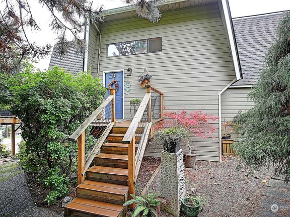2nd image of 426 Lochwood Drive
