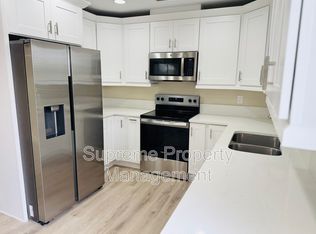 3895 Maple St NE, Saint Petersburg, FL 33703