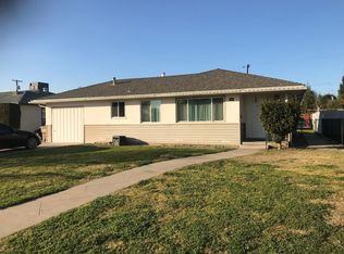 305 Oatman Ave, Sanger, CA 93657