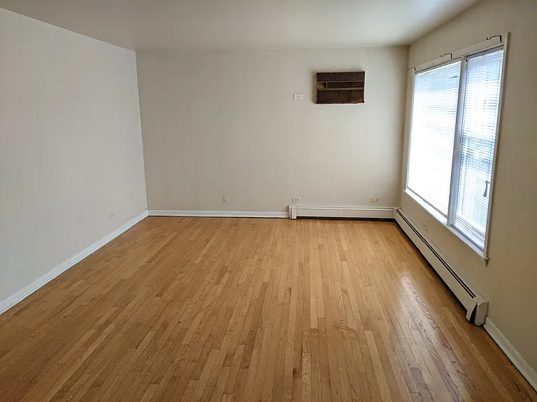 156 Asbury Ave #4 — Photo 4