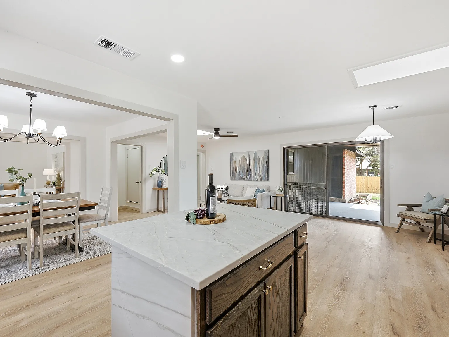 4 bed, 1882 sqft, $2,100 — Photo 4