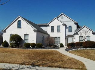 820 Pine Valley Dr, Bowling Green, OH
