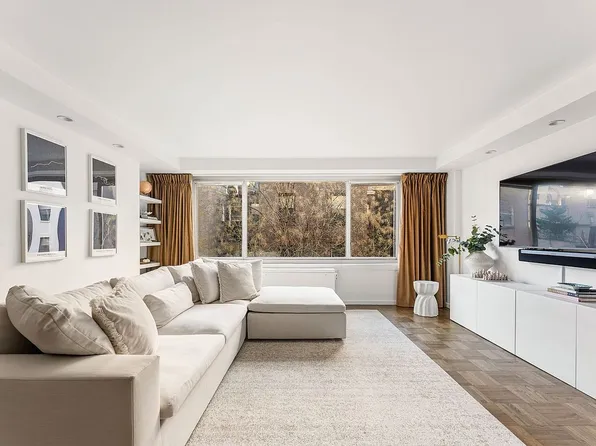 315 W 70th St APT 5F, New York, NY 10023