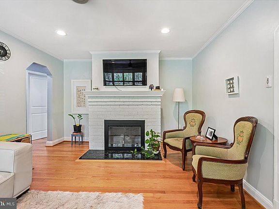 3rd image of 10211 Brookmoor Dr