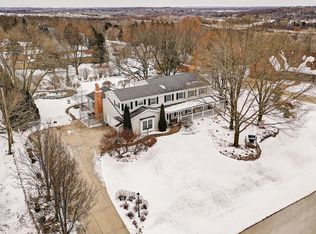 W277N4882 Jessy Ct, Pewaukee, WI 53072