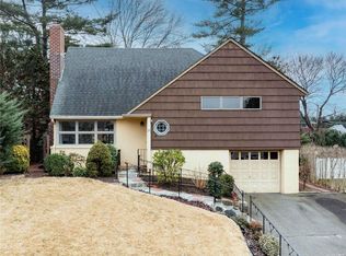 21 Revere Rd, Port Washington, NY 11050