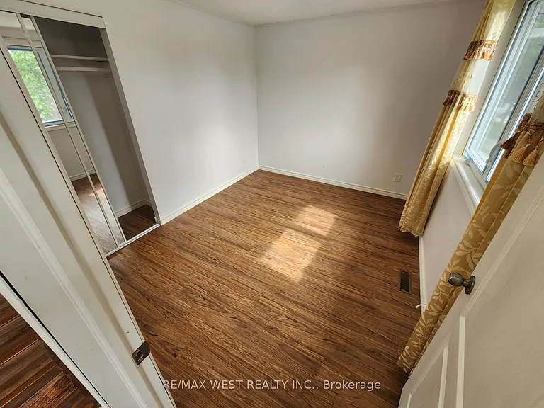 10658 Atwater Cres — Photo 24