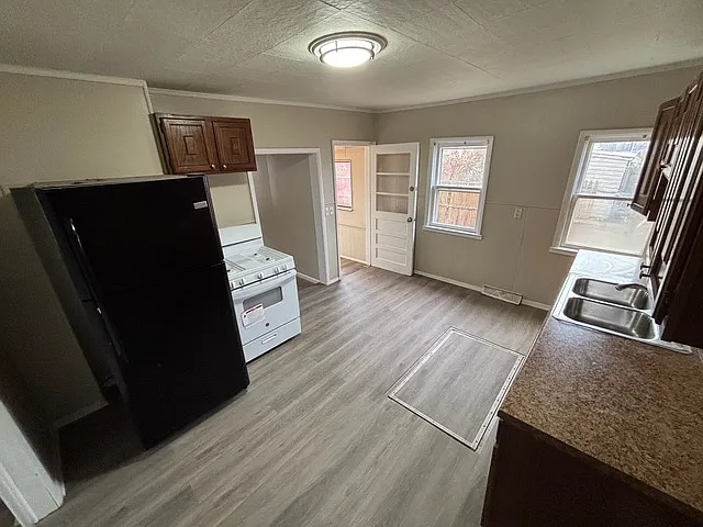 2 bed, 1320 sqft, $1,250 — Photo 3