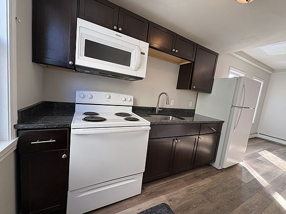 2nd image of 171 Pleasant St #1