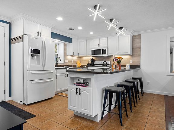 5th image of 7633 S West Bay Shore Dr #Id1247751p