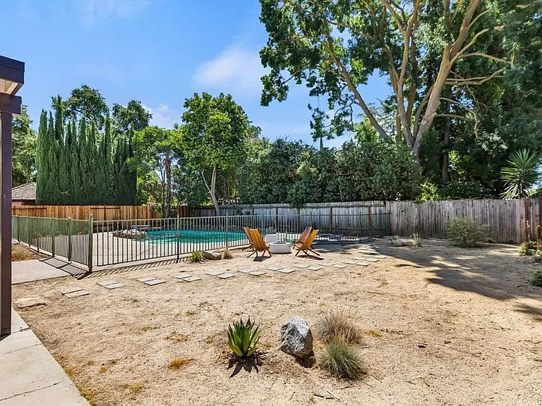 8712 Celery Ct — Photo 25