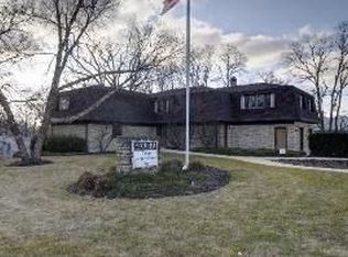 57 W Van Buren St, Oswego, IL 60543