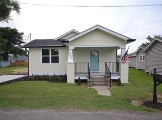 130 Gourgues St, Hahnville, LA 70057