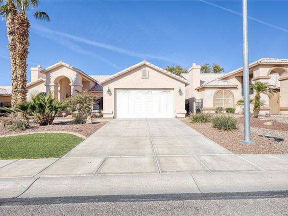 3rd image of 1905 E Havasu Lake Drive