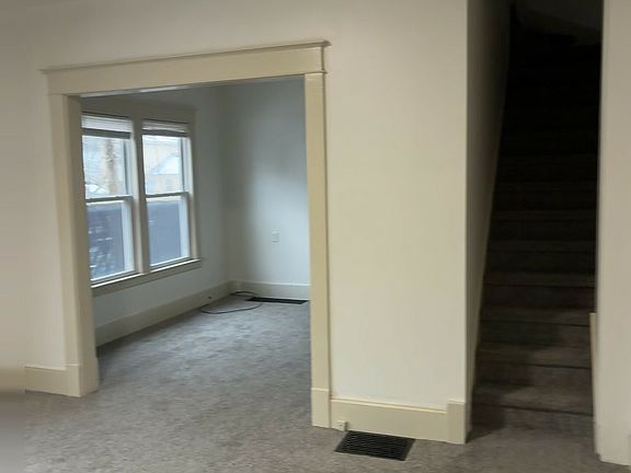 5th image of 1110 Baxter St SE